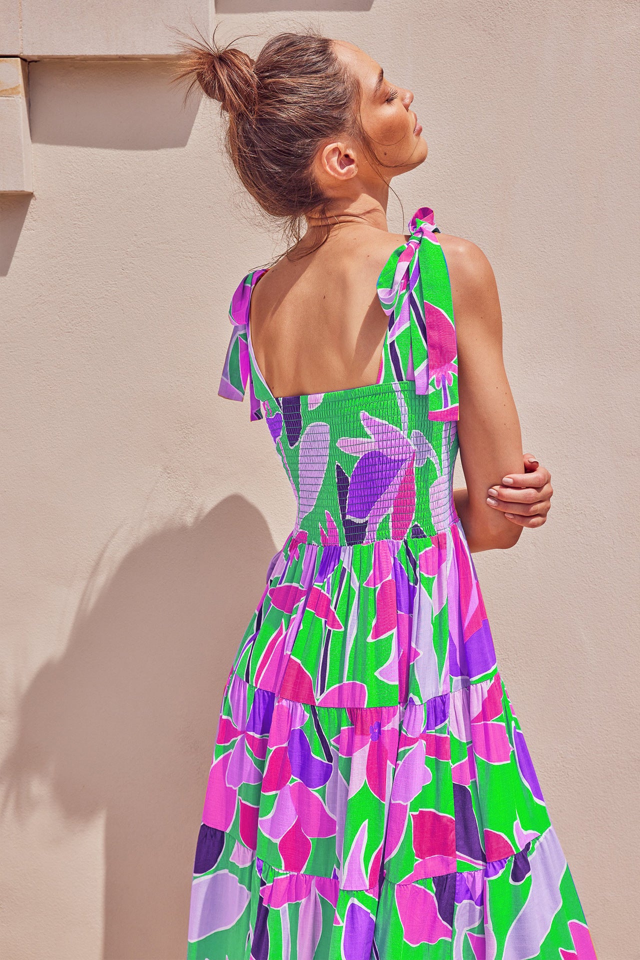 Viraelis – Luchtige Midi Jurk met Smockdetail