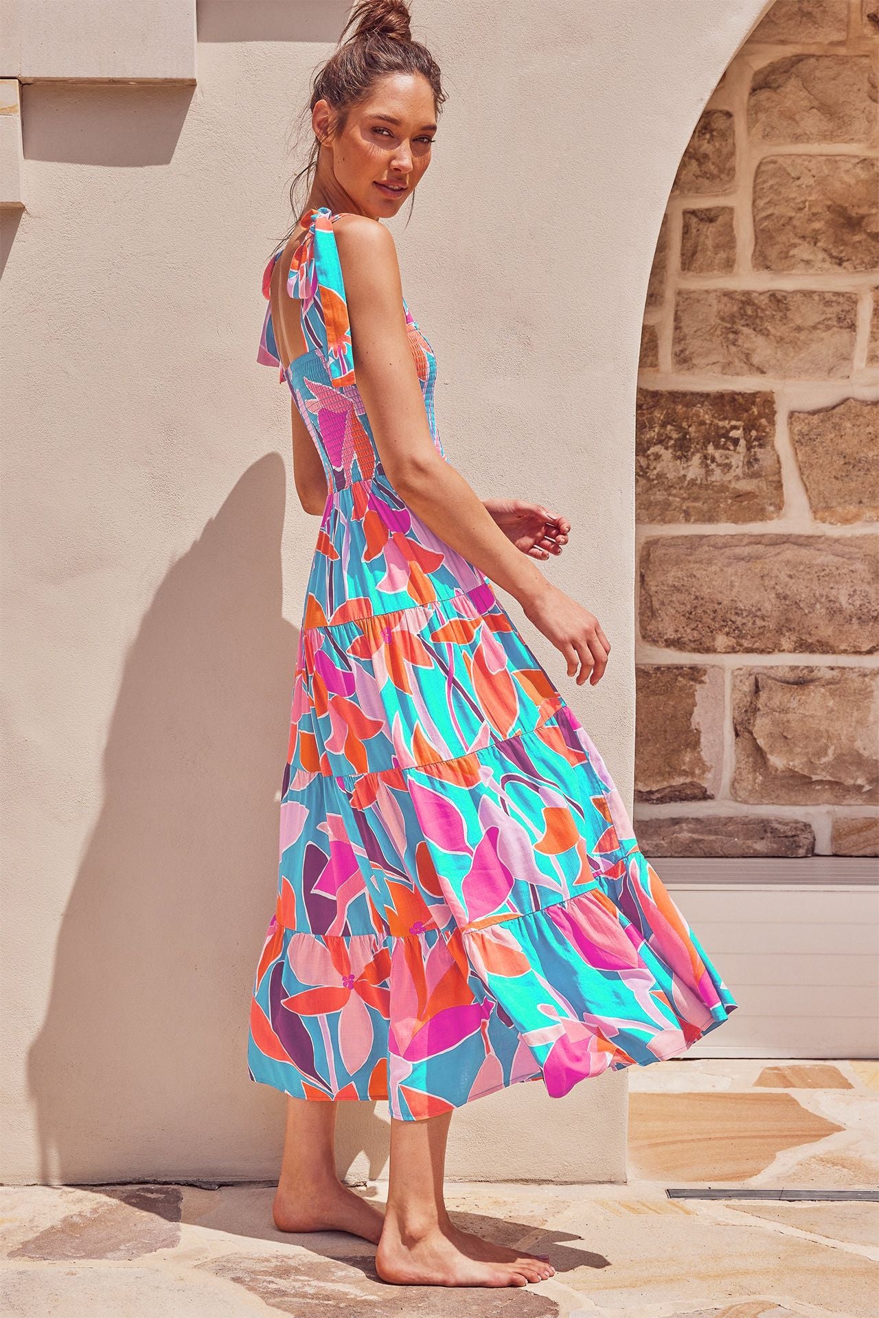 Viraelis – Luchtige Midi Jurk met Smockdetail