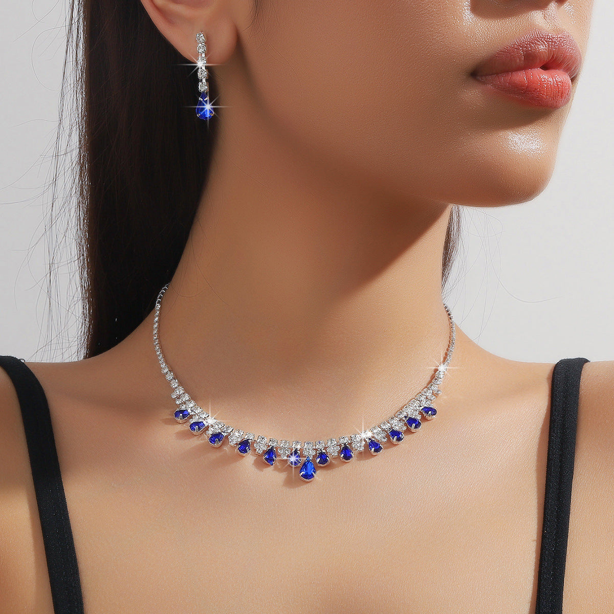 Elegance Sparkle - Diamanten Ketting en Oorbellen Set