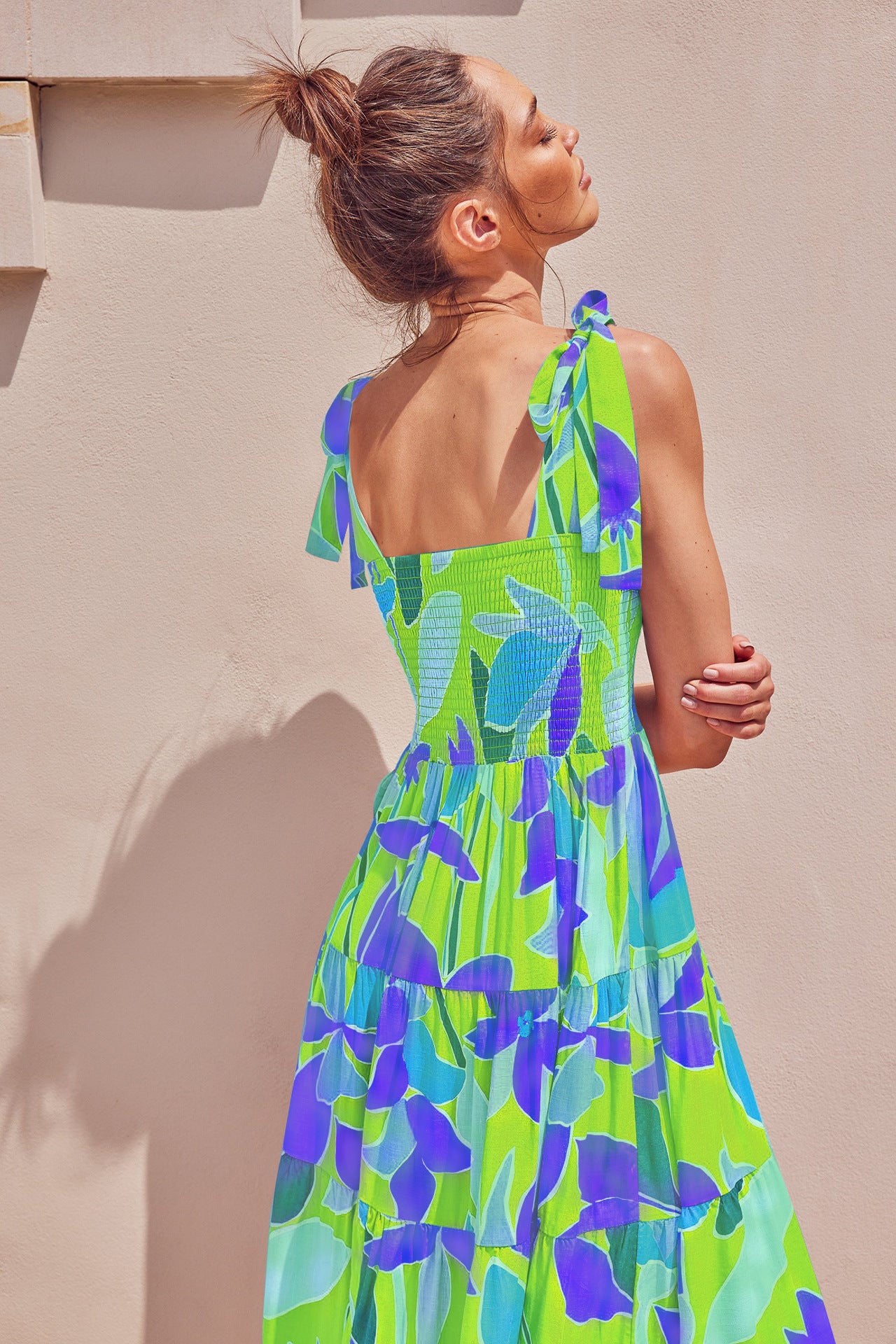 Viraelis – Luchtige Midi Jurk met Smockdetail