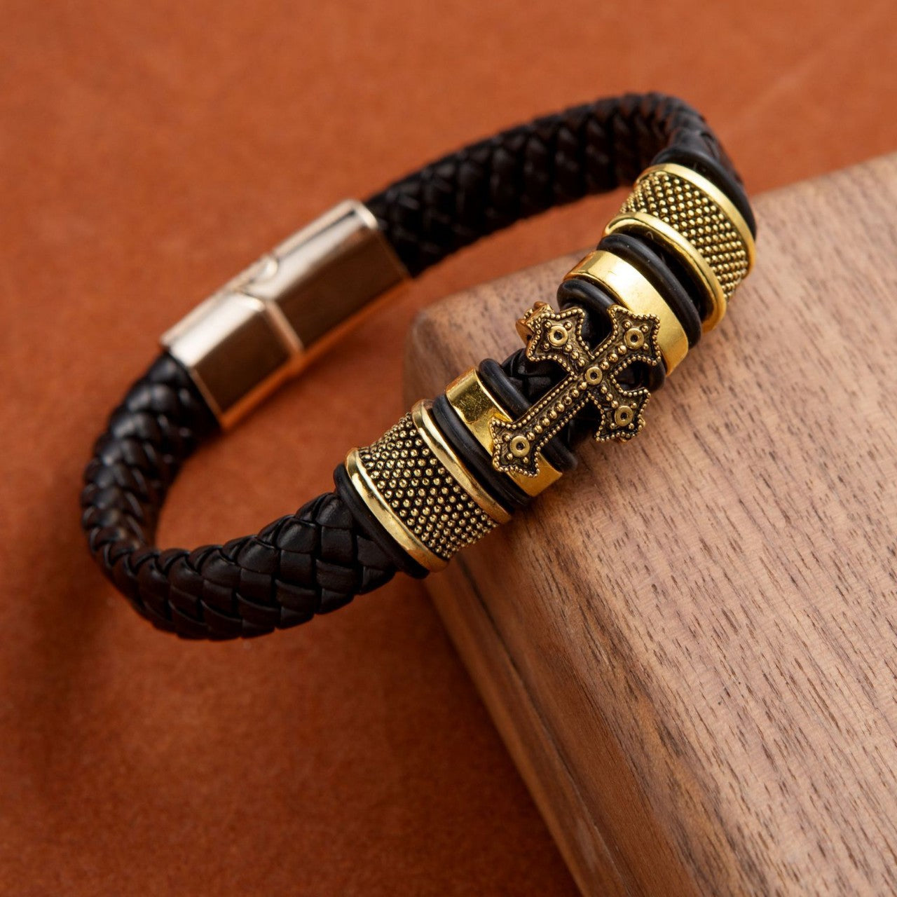 Lucian Cross Armband