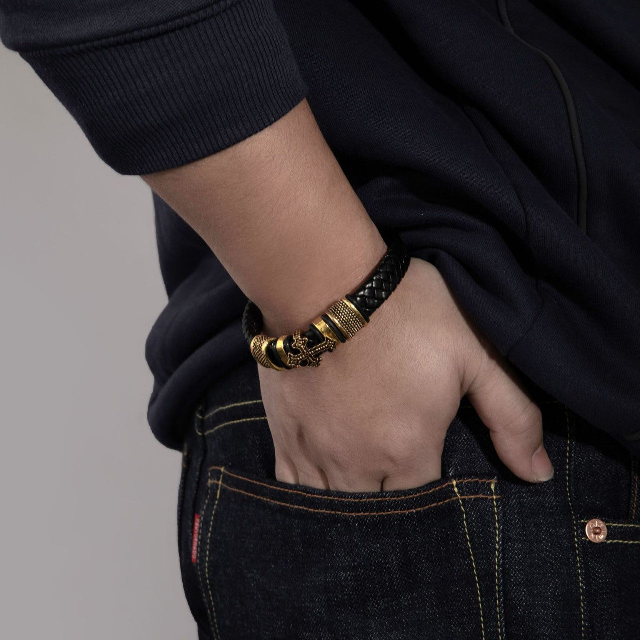 Lucian Cross Armband