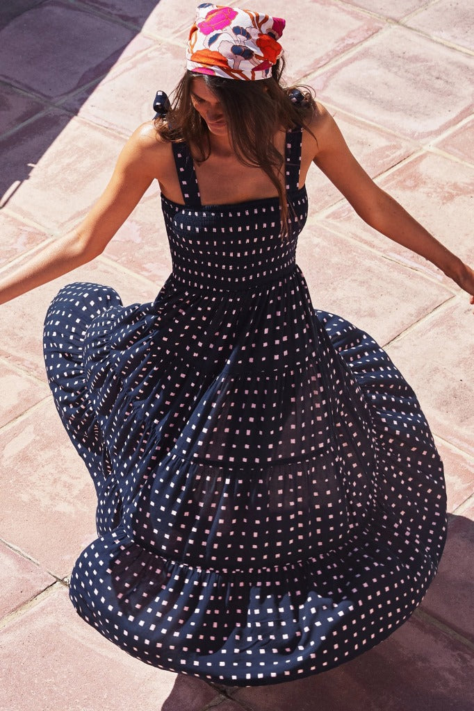 Viraelis – Luchtige Midi Jurk met Smockdetail