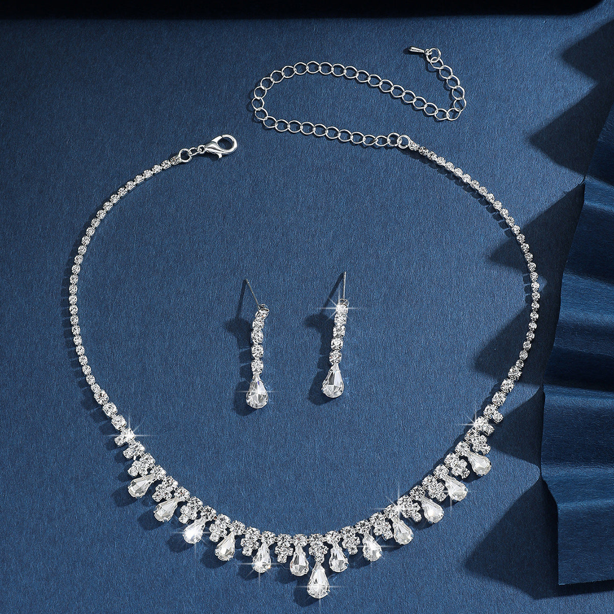 Elegance Sparkle - Diamanten Ketting en Oorbellen Set