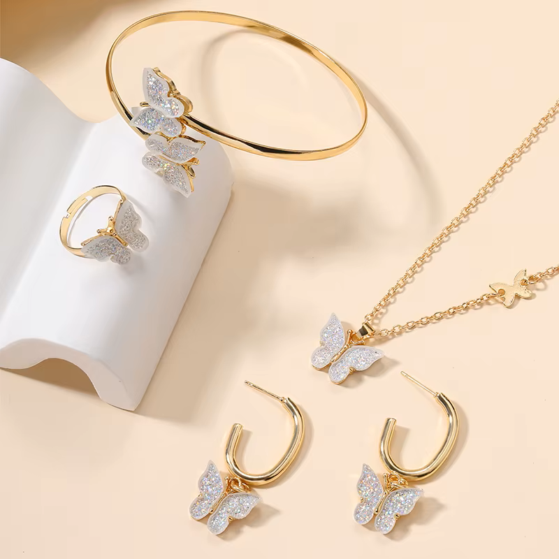 Butterfly Belle Sieradenset – Vleugje Elegantie in Stralend Wit