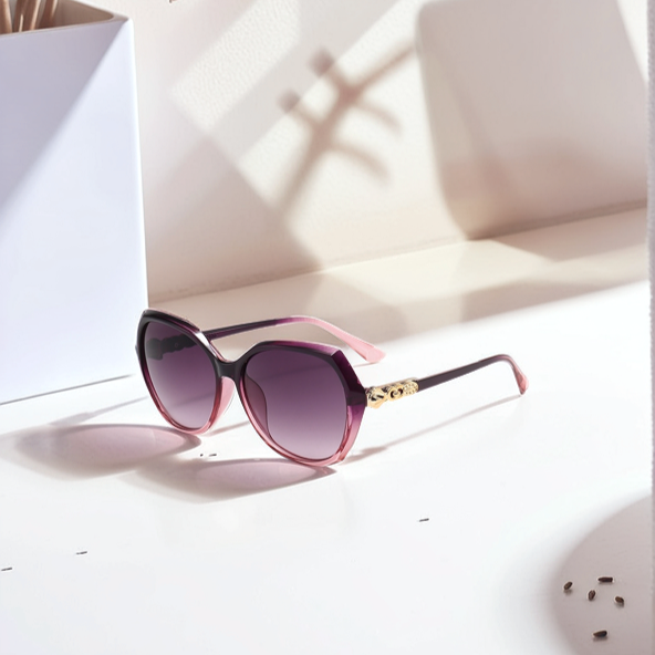 Aurielle Zonnebril – Oversized Elegantie met Gouden Accent