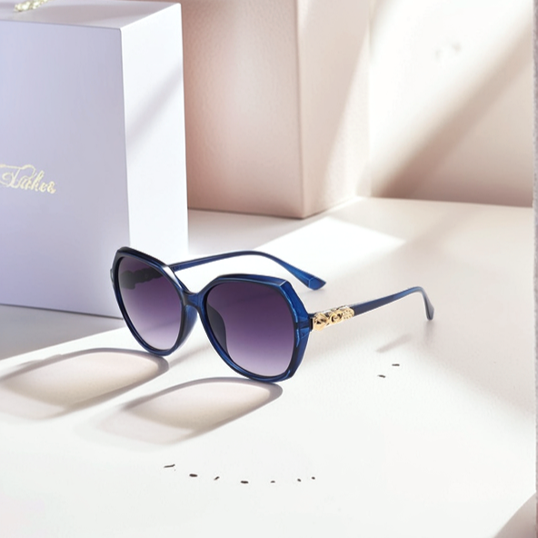 Aurielle Zonnebril – Oversized Elegantie met Gouden Accent