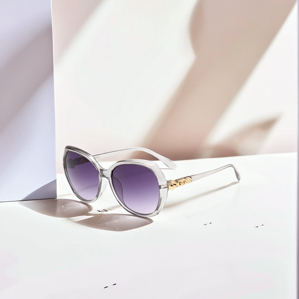 Aurielle Zonnebril – Oversized Elegantie met Gouden Accent