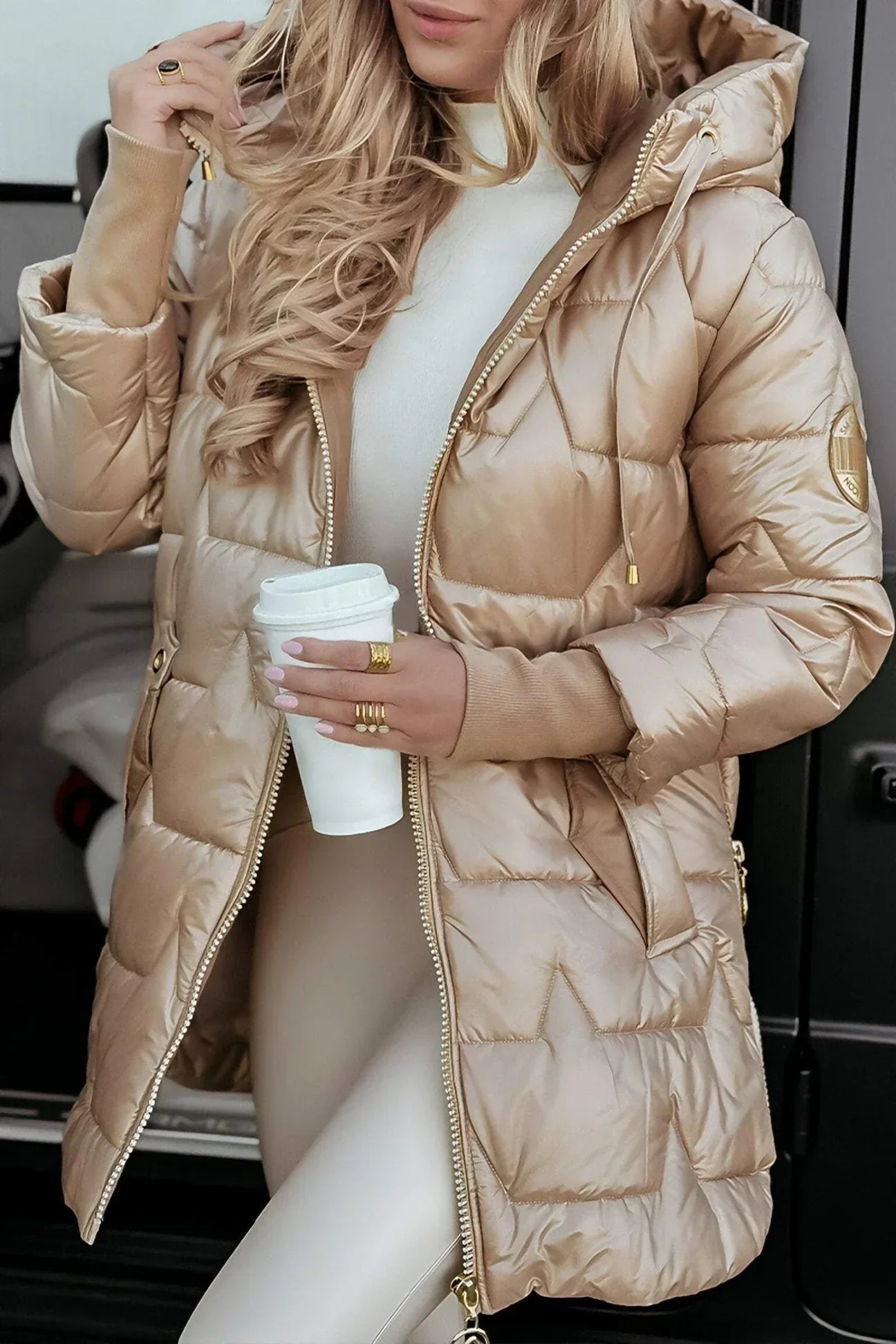 Nolwen – Elegante Winterjas met Capuchon en Voering