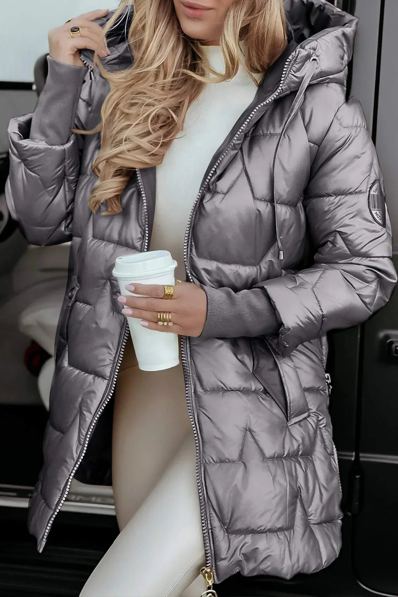 Nolwen – Elegante Winterjas met Capuchon en Voering