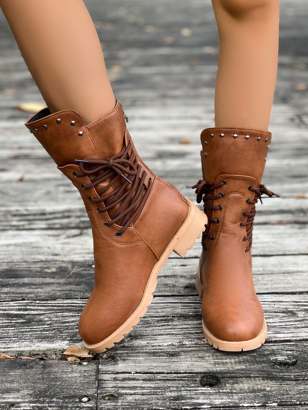 Sienna - Veterlaars met stevige profielzool en verfijnd design