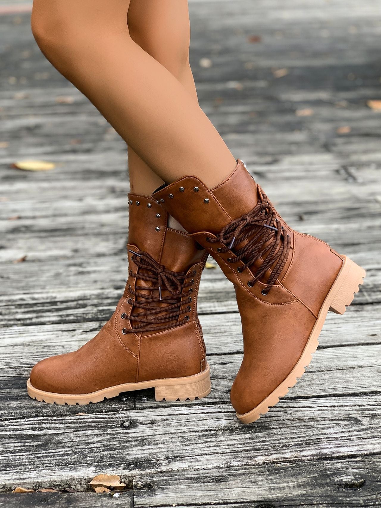 Sienna - Veterlaars met stevige profielzool en verfijnd design